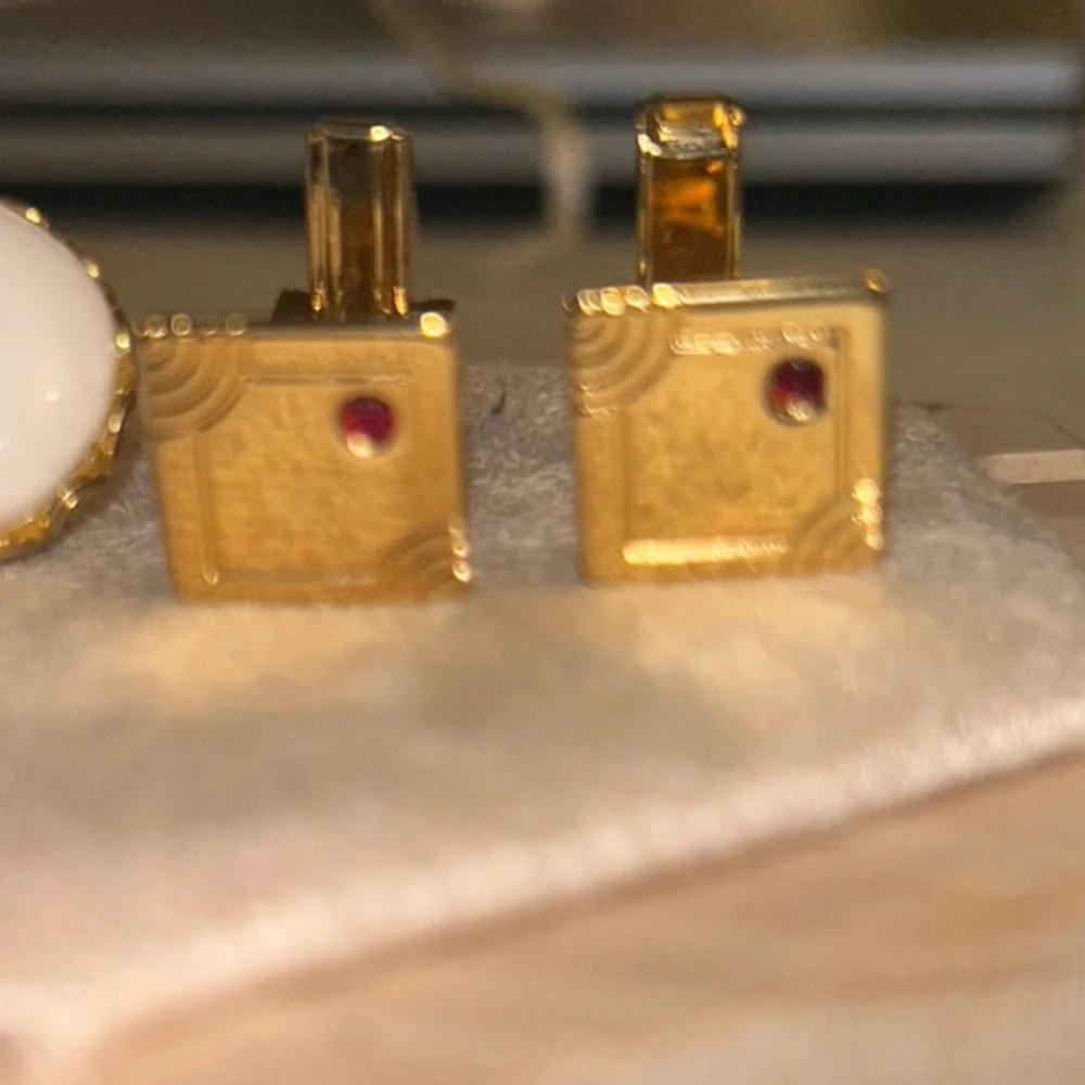 Vintage Art Deco Gold‎ Rose Porcelain Tie Tack & Gemstone Cufflink Set
